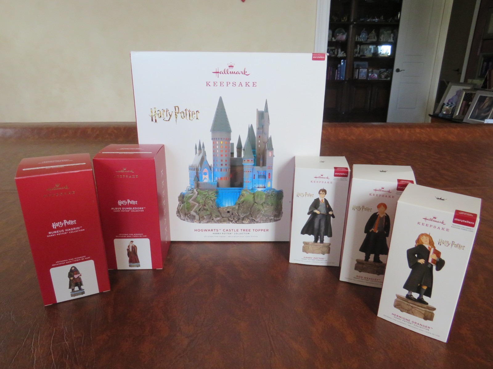Hallmark Keepsake Harry Potter Storyteller ornaments with Hogwarts Castle - New