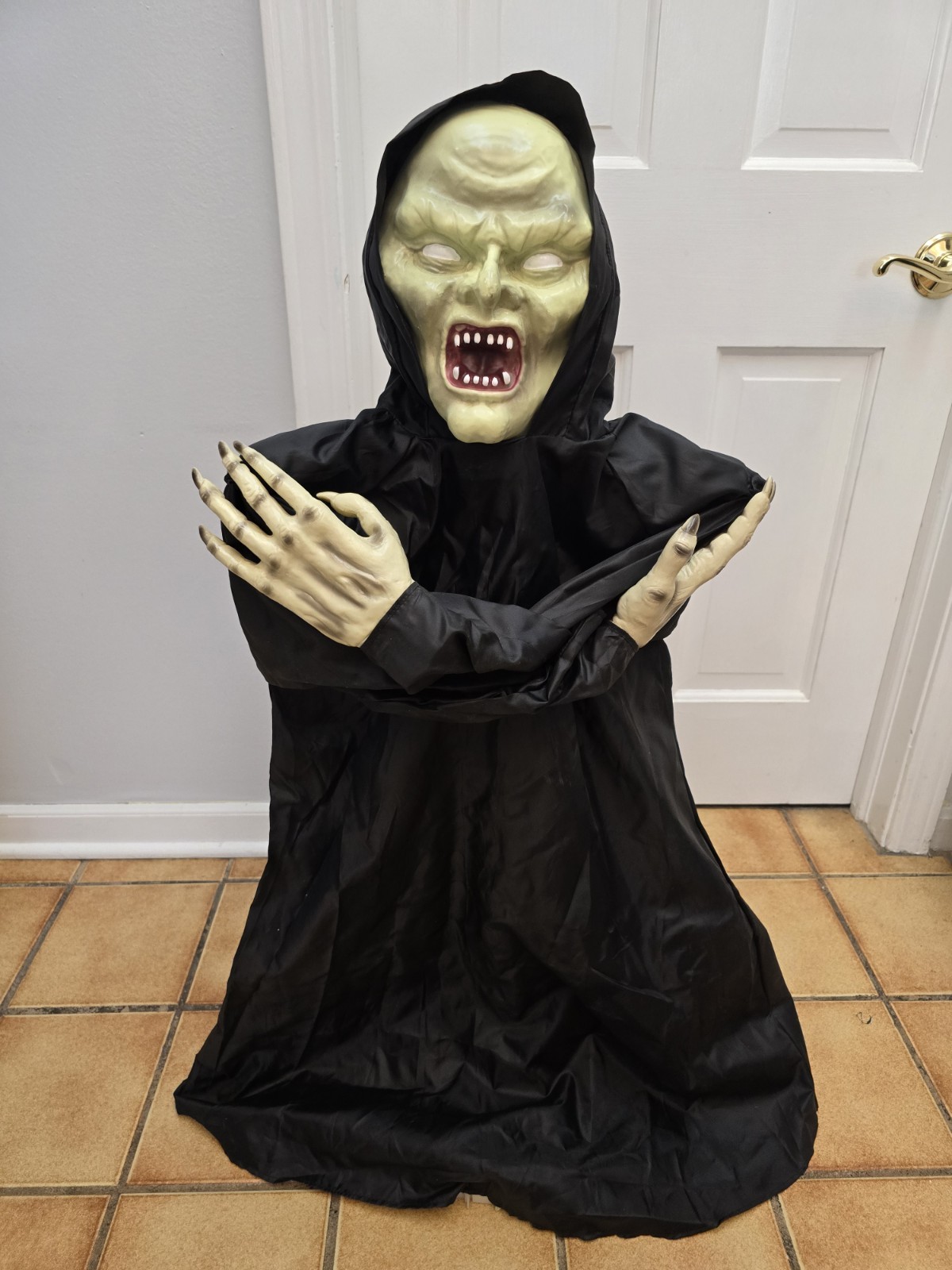 Rising From The Grave Vampire 2011 Tekky Toys Animated Halloween Prop Spirit