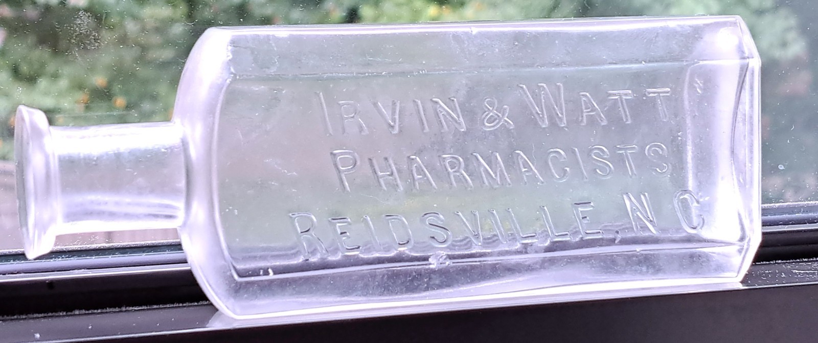 VERY RARE IRVIN & WATT PHARMACISTS BOTTLE REIDSVILLE NC MEDICINE GLASS 6 1/2