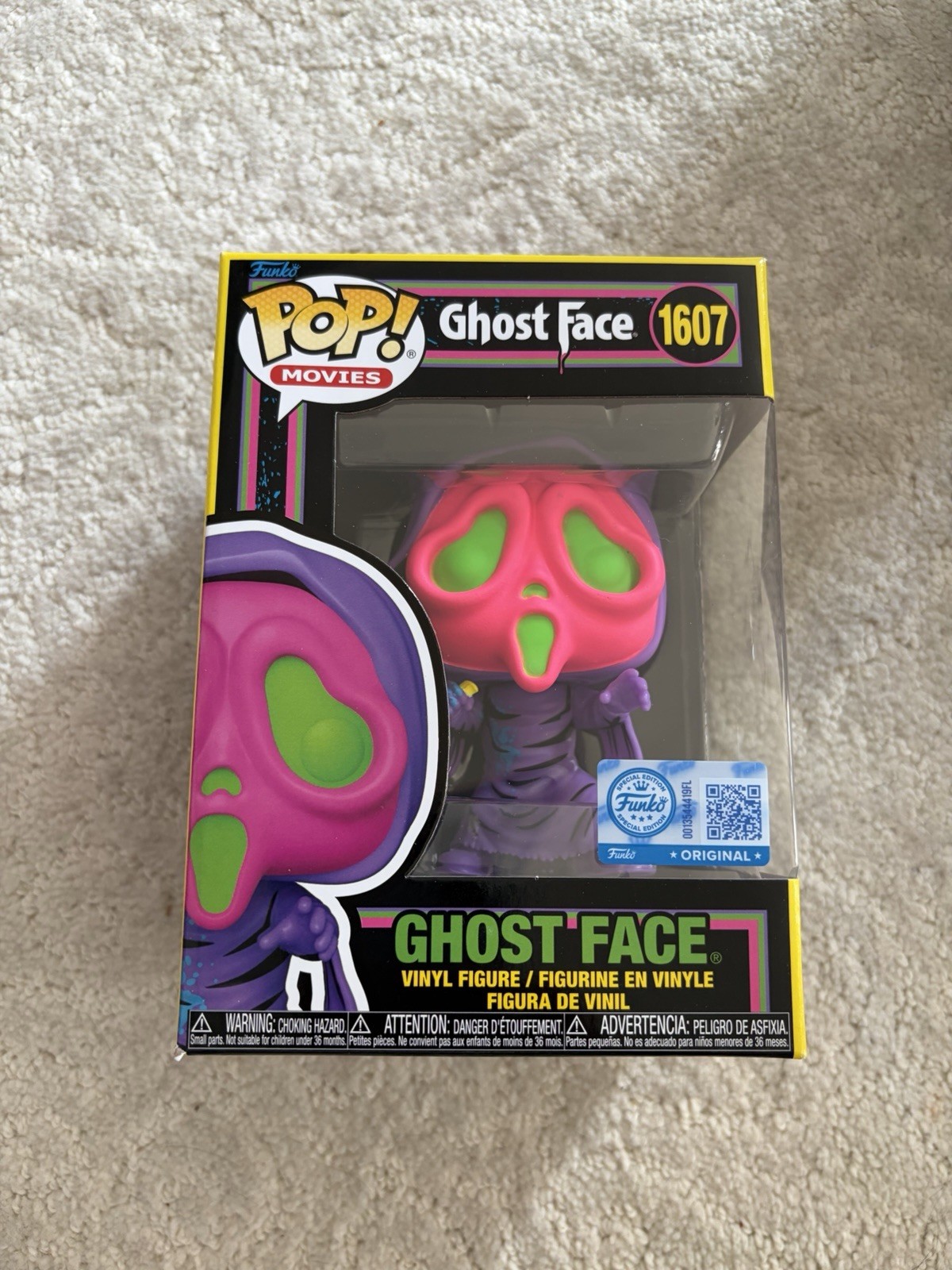 Funko Pop Scream: Ghost Face w/ Knife Black Light #1607 W/ Protector