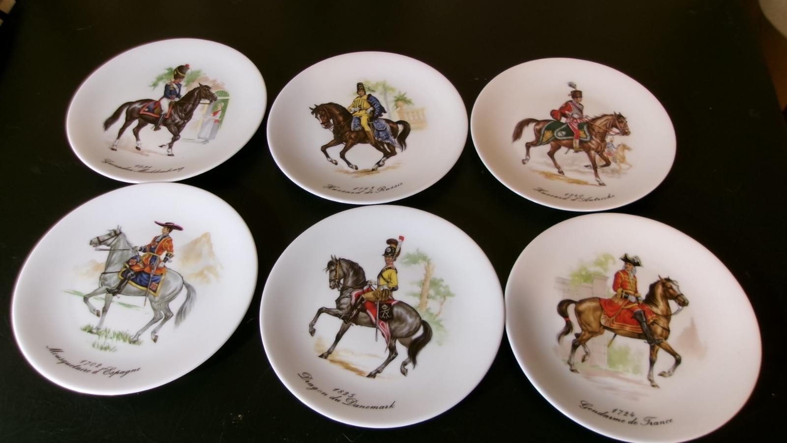 6 Champs Elysees Porcelain Paris: SET of 6 Plate, 1834 French Regimental Calvary