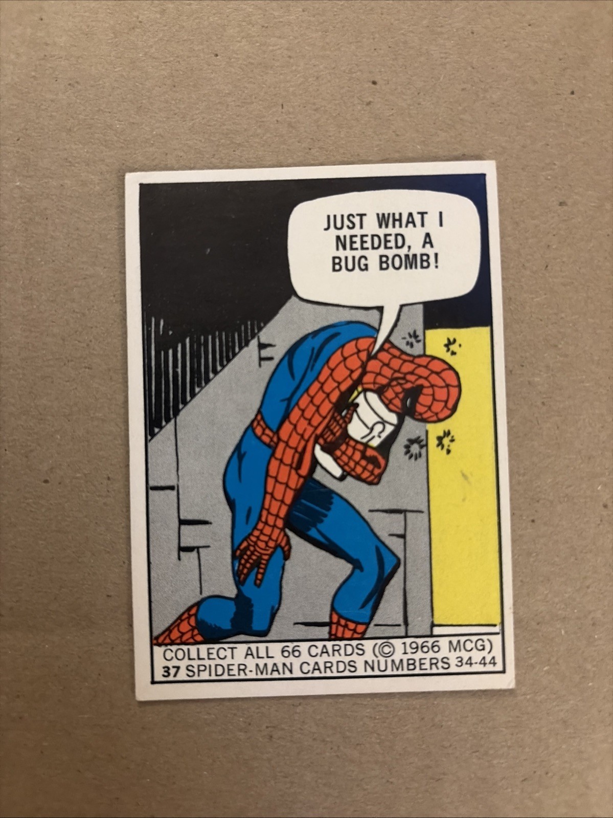 1966 Donruss Marvel Super Heroes Spider-Man 37 Just What I Needed A Bug Bomb VG+