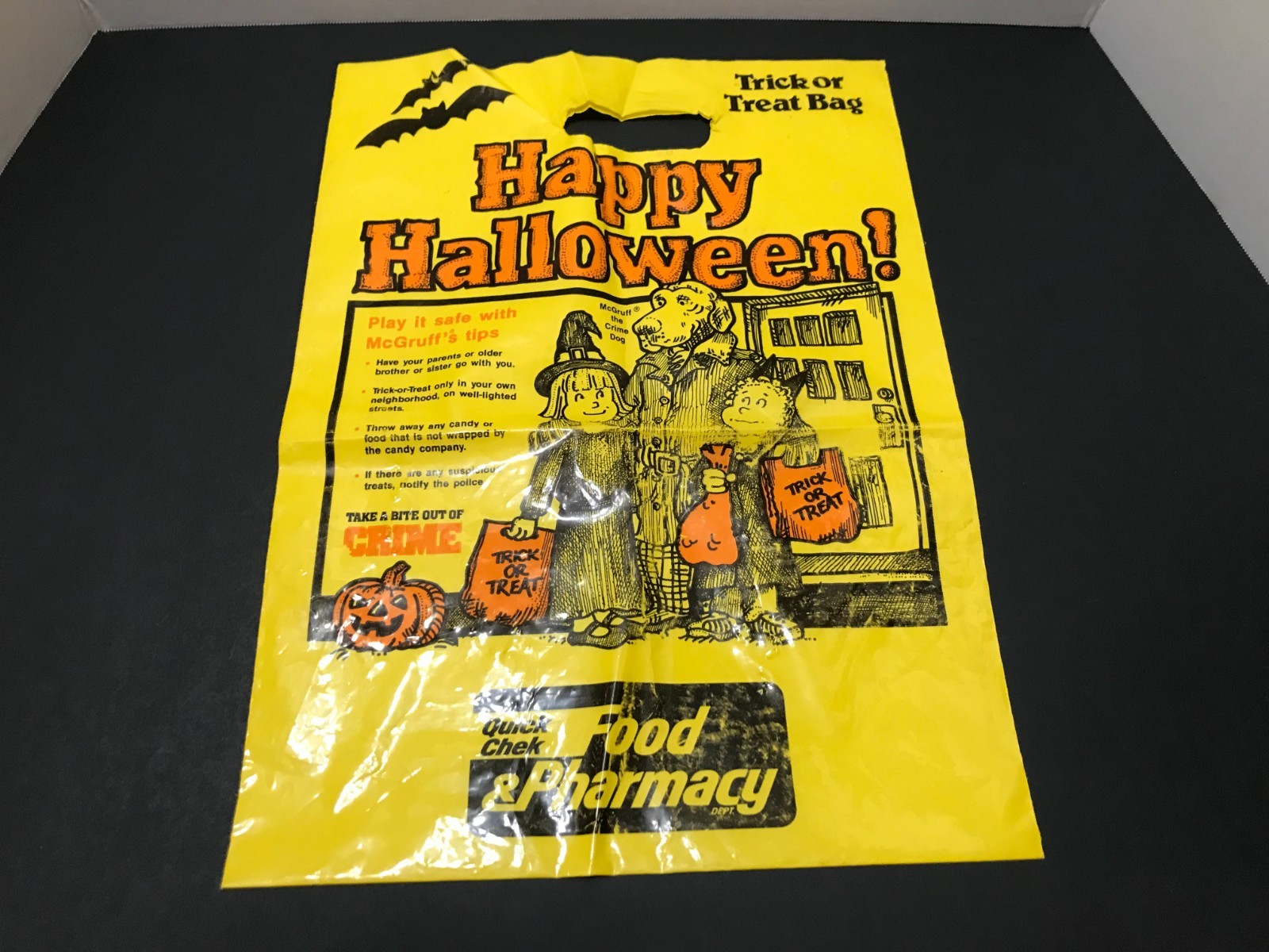 Vintage 1980\'s Halloween Trick-Or-Treat Bag - McGruff Crime Dog Quick Check