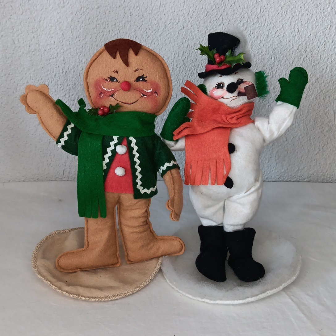 Vintage Annalee 1991 Gingerbread Cookie Man & 1990 Snowman with Pipe with Stands