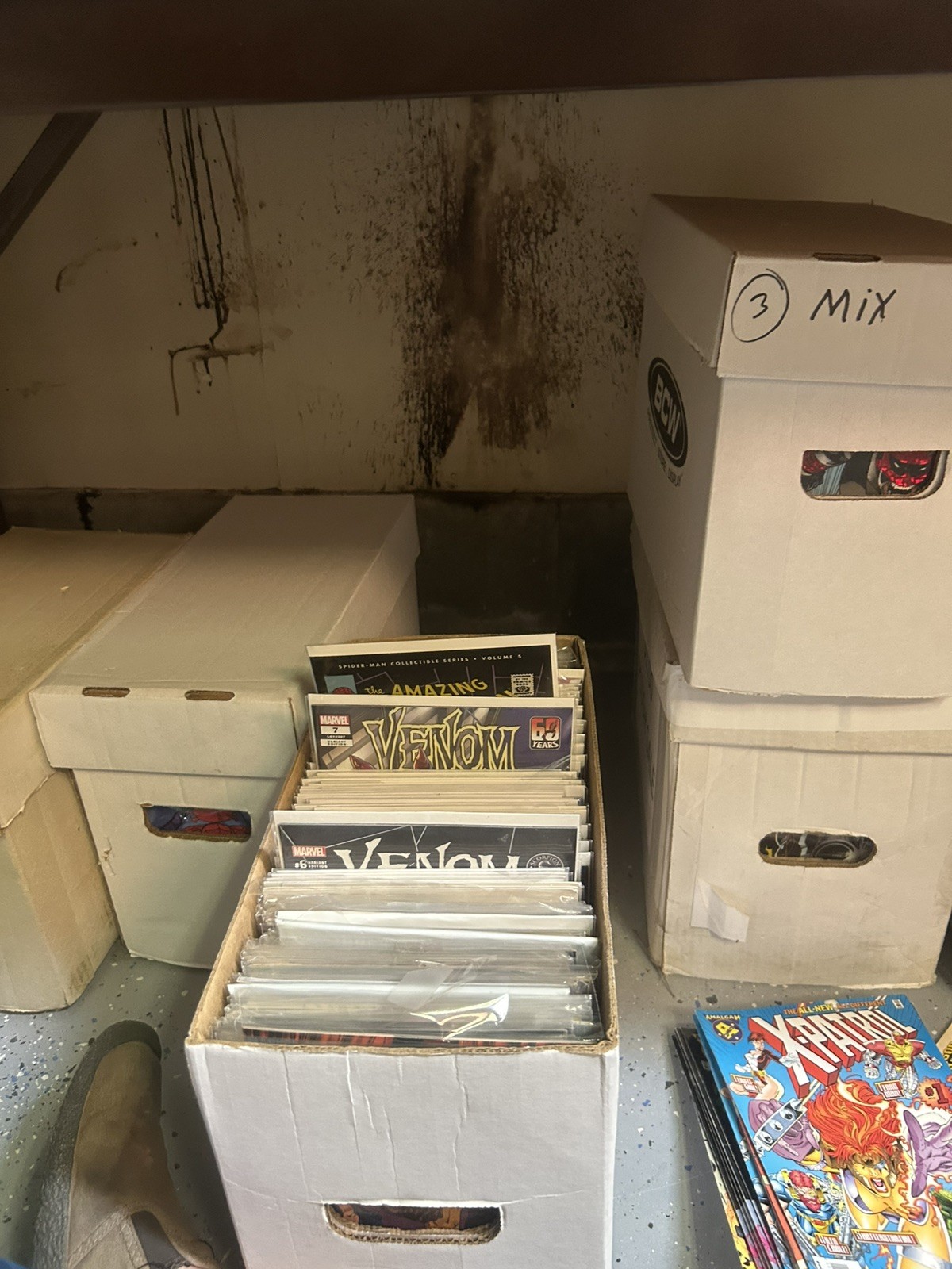 Comic Collection Of 40000 Comics Lots Of 100 Comics Marvel DC Image Valiant 