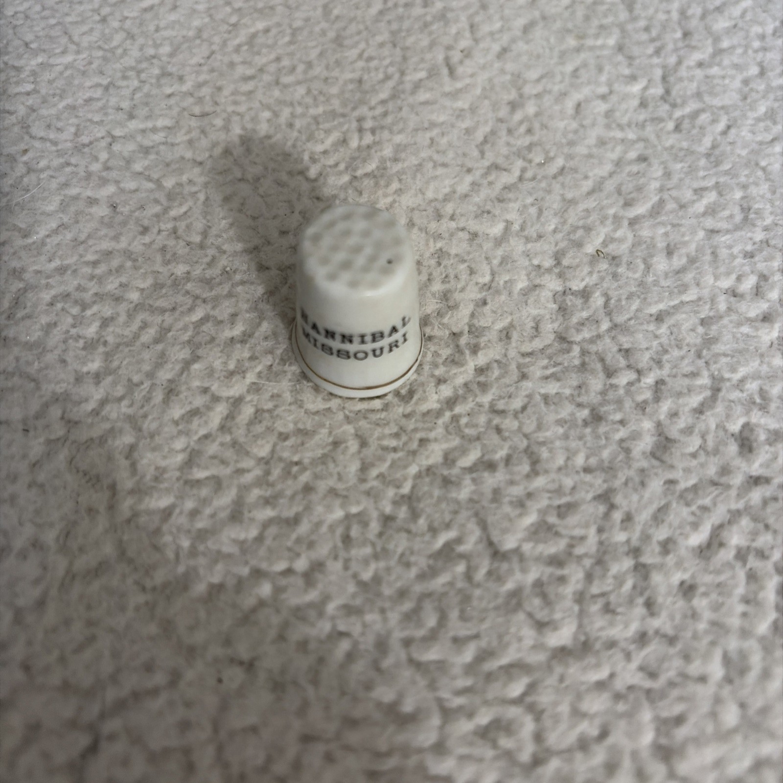 Vintage Hannibal Missouri Porcelain Thimble 