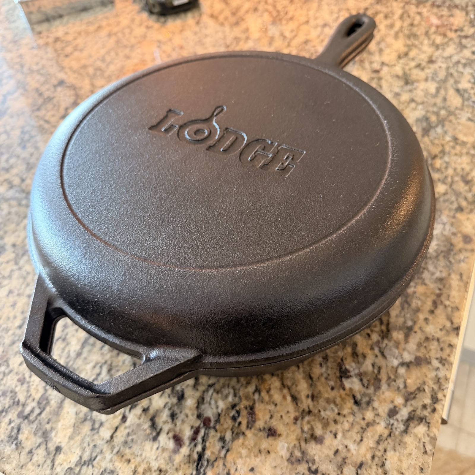 Lodge Chicken Fryer With Lid Made in USA 8CF Cast Iron (Heavy)