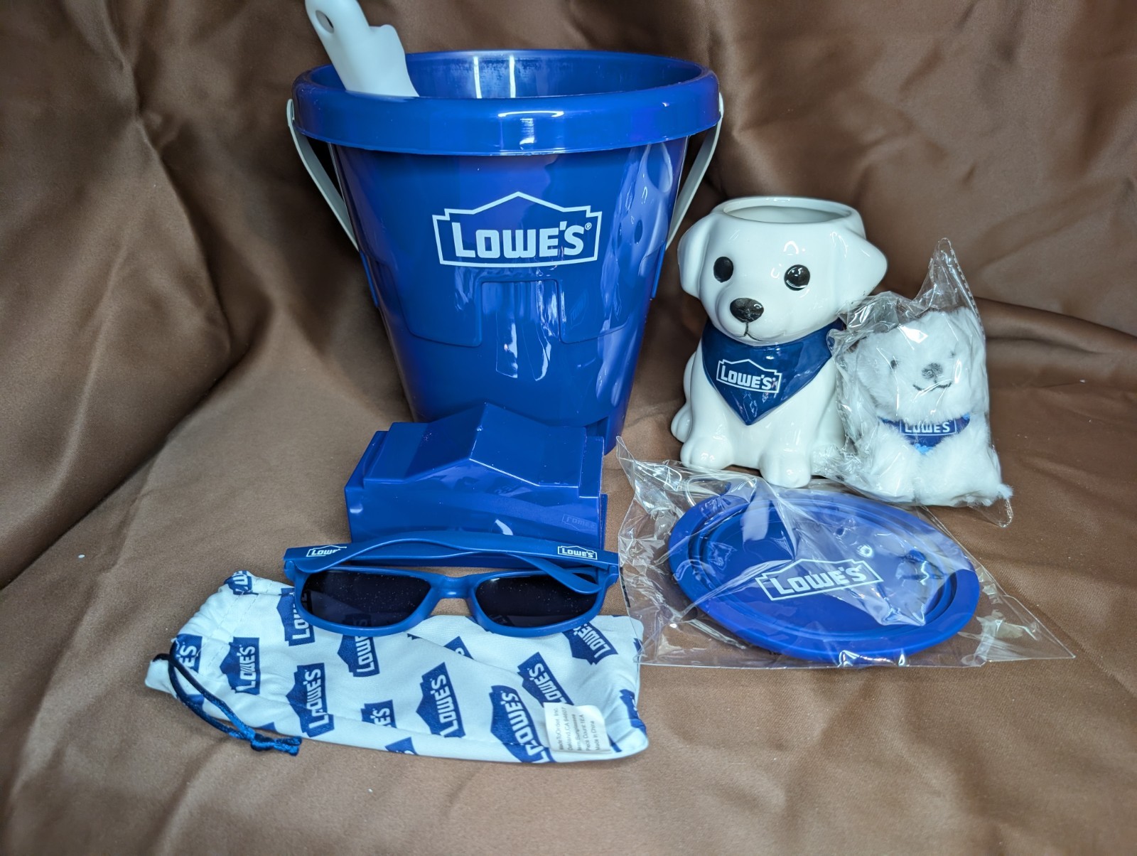 Lowes Member - Puppy Planter/Plush Dog Keychain/Sand Bucket/Dog Bowl/Sunglasses
