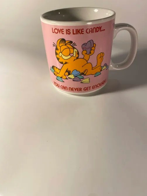 garfield love is like candy mug RARE 1999 good condition ceramic