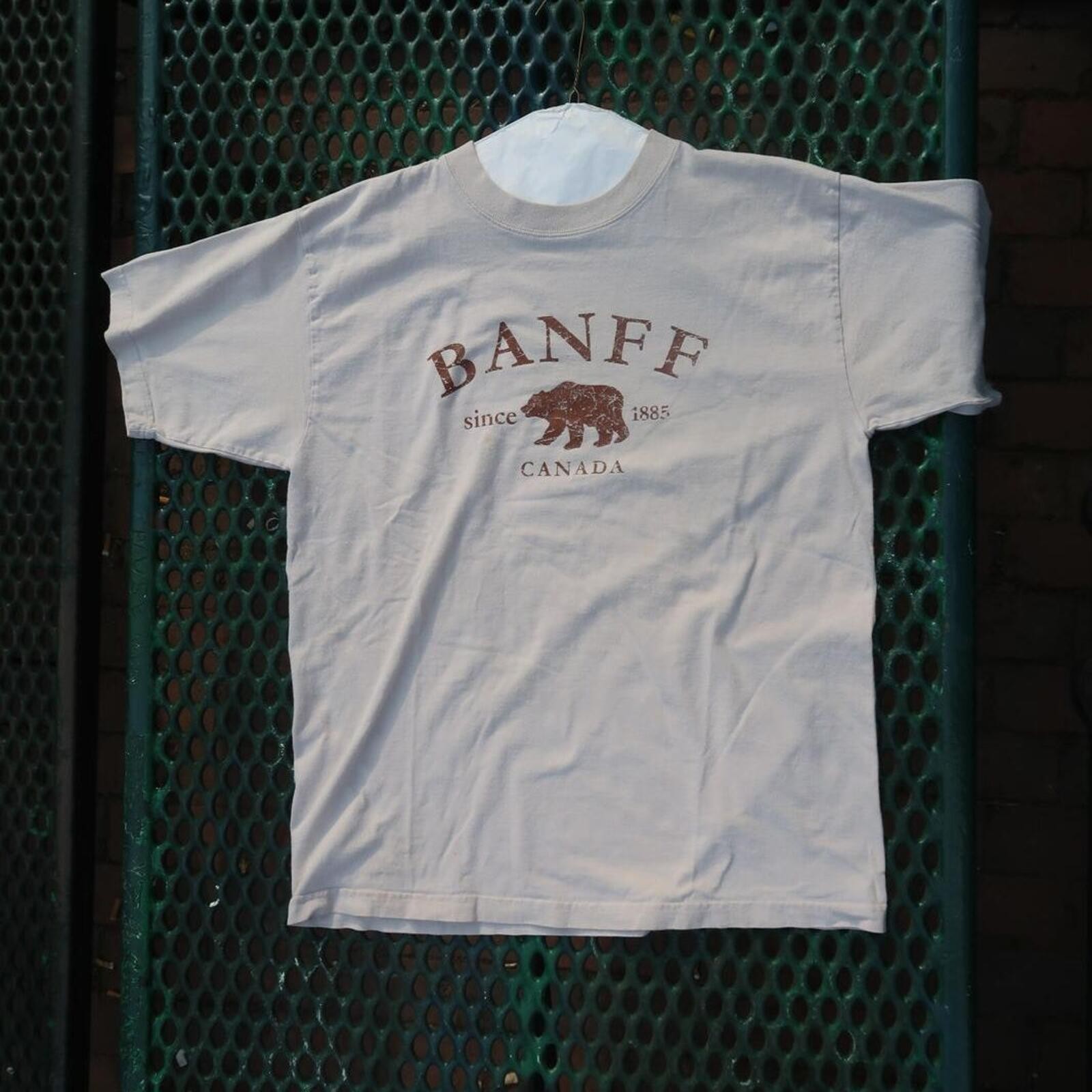 Banff Canada Graphic T-Shirt Size Large