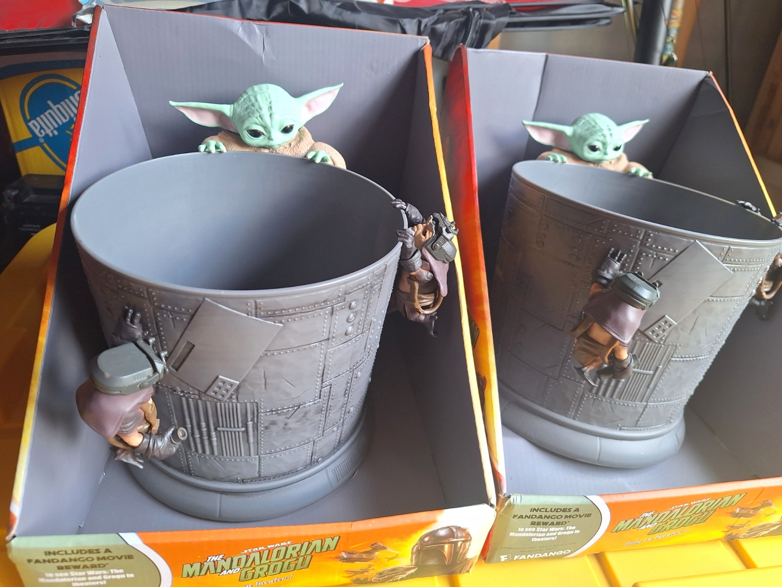 2 PackFandango Star Wars The Mandalorian Grogu Snack Container 85 oz 2026
