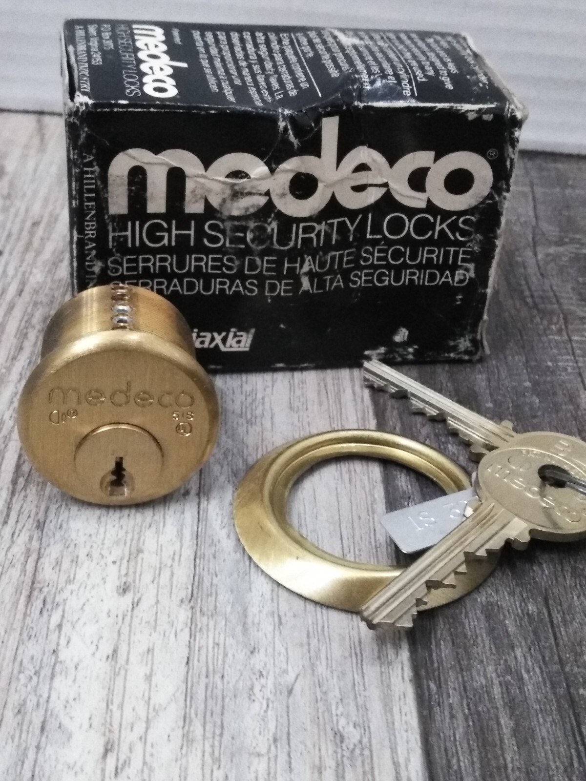 VTG. (1) Medeco  1-1/8