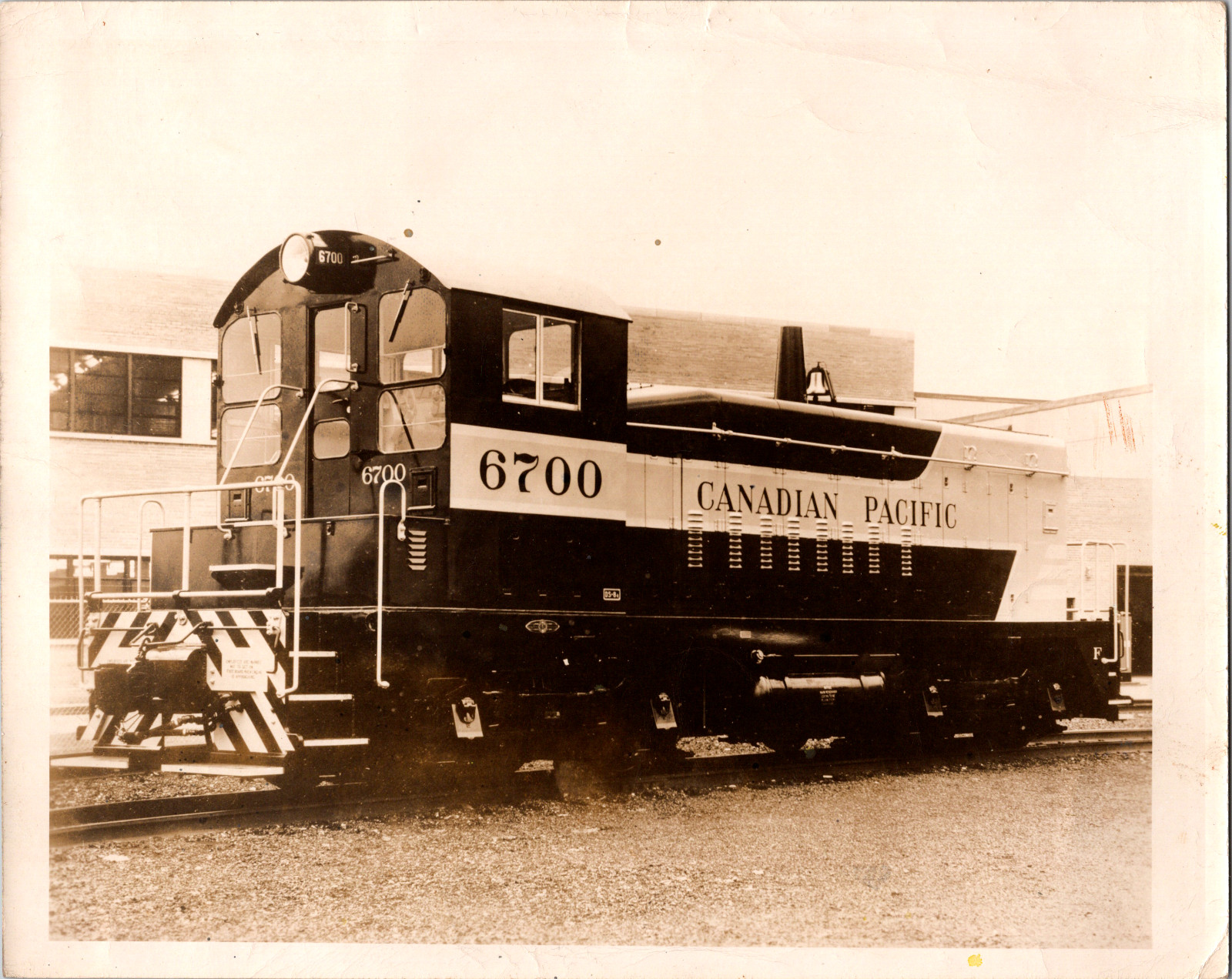 Canadian Pacific Railway Diesel Engine 6700 Yard Switcher G.M. 800 HP Photo 8x10