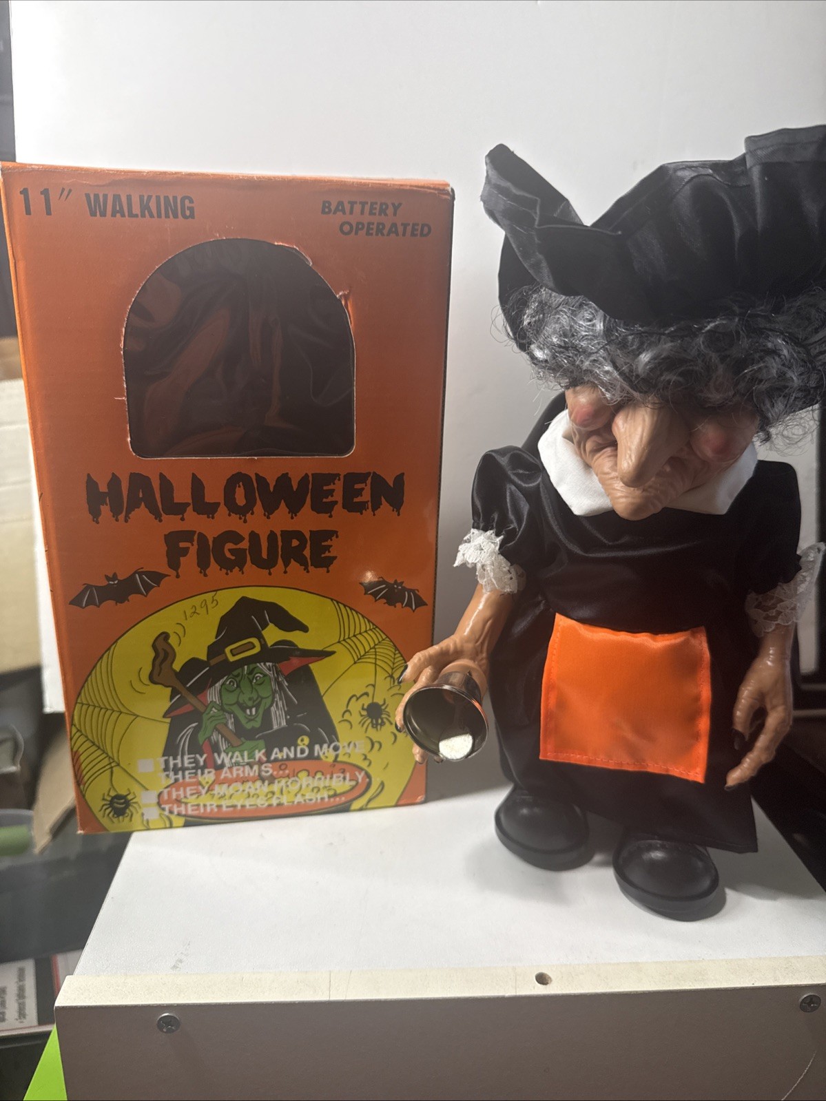 Vintage 1989 Sancho Walking Witch Monster Motionette Box Halloween Prop CREEPY