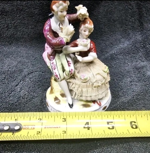 Dresden Porcelain Lace Figurine UnterWeissBach Romantic Couple 5 1/2\