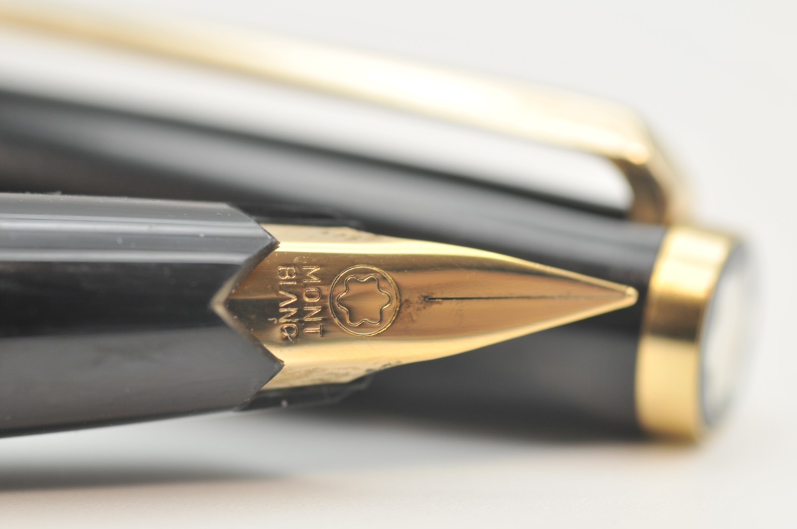 Vintage Montblanc Fountain Pen Steel Extra Fine (EF)  Nib Black V0920
