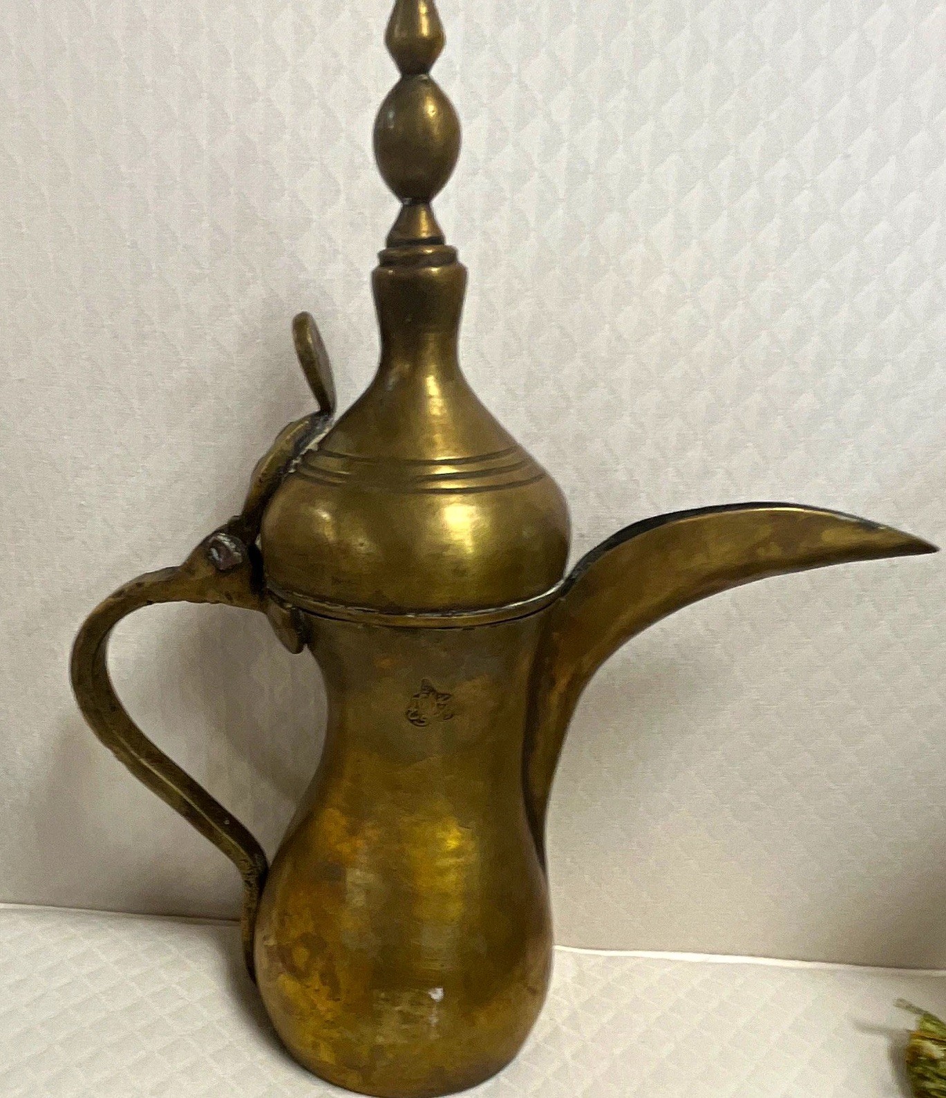 Brass Arabic/Middle Eastern Dallah Coffee Pot Long Spout Lidded