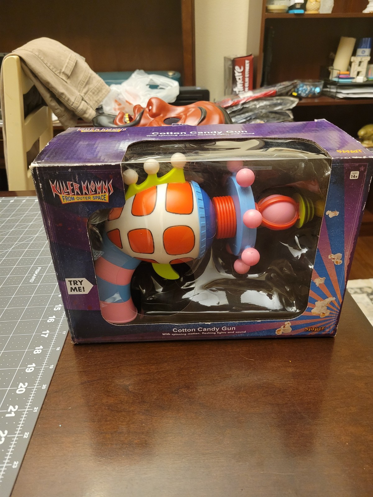 NEW Killer Klowns from Outer Space COTTON CANDY GUN-Light Sound Spirit Halloween