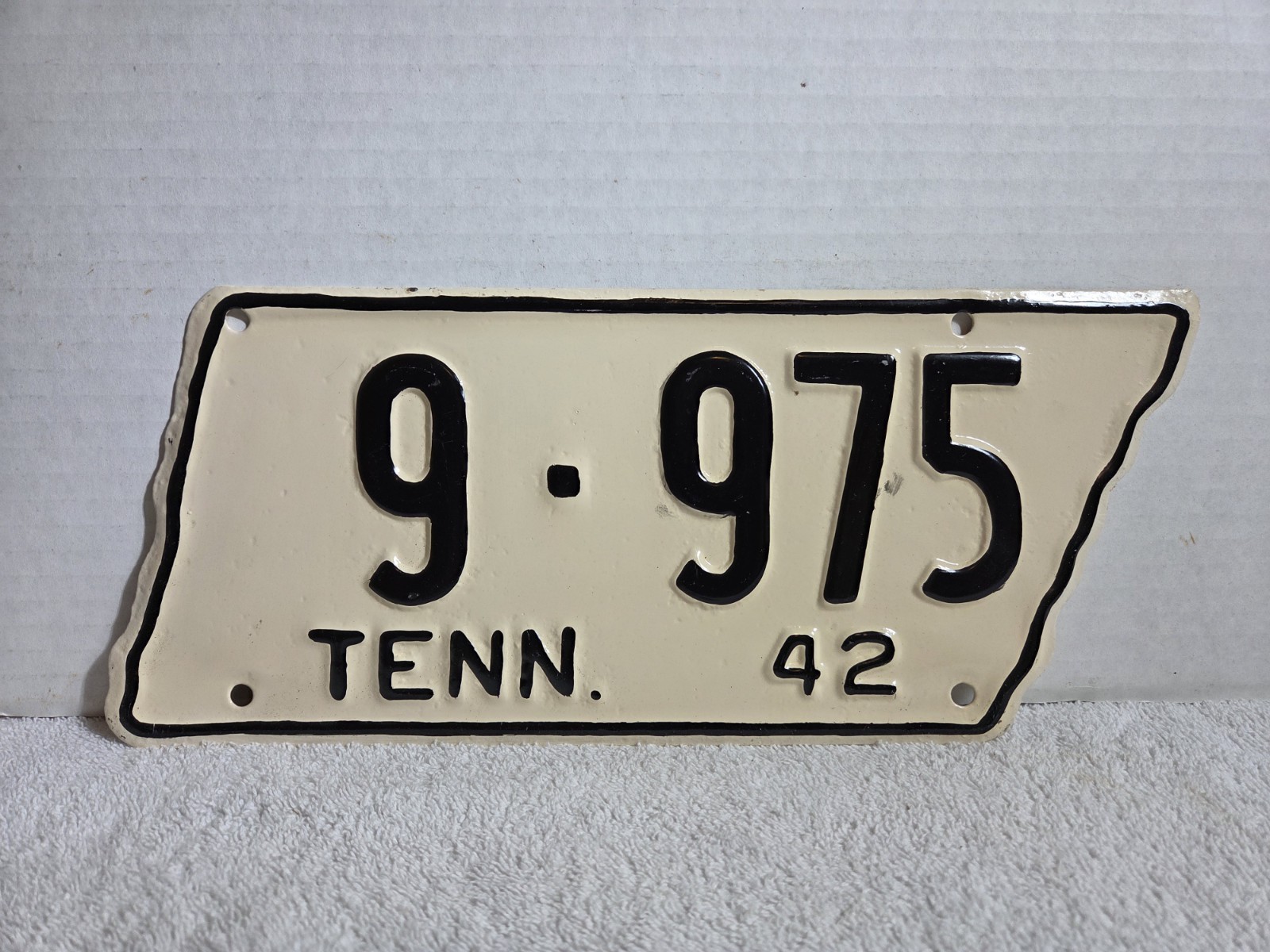 Vintage 1942 Tennessee License Plate - MAURY COUNTY - REPAINTED