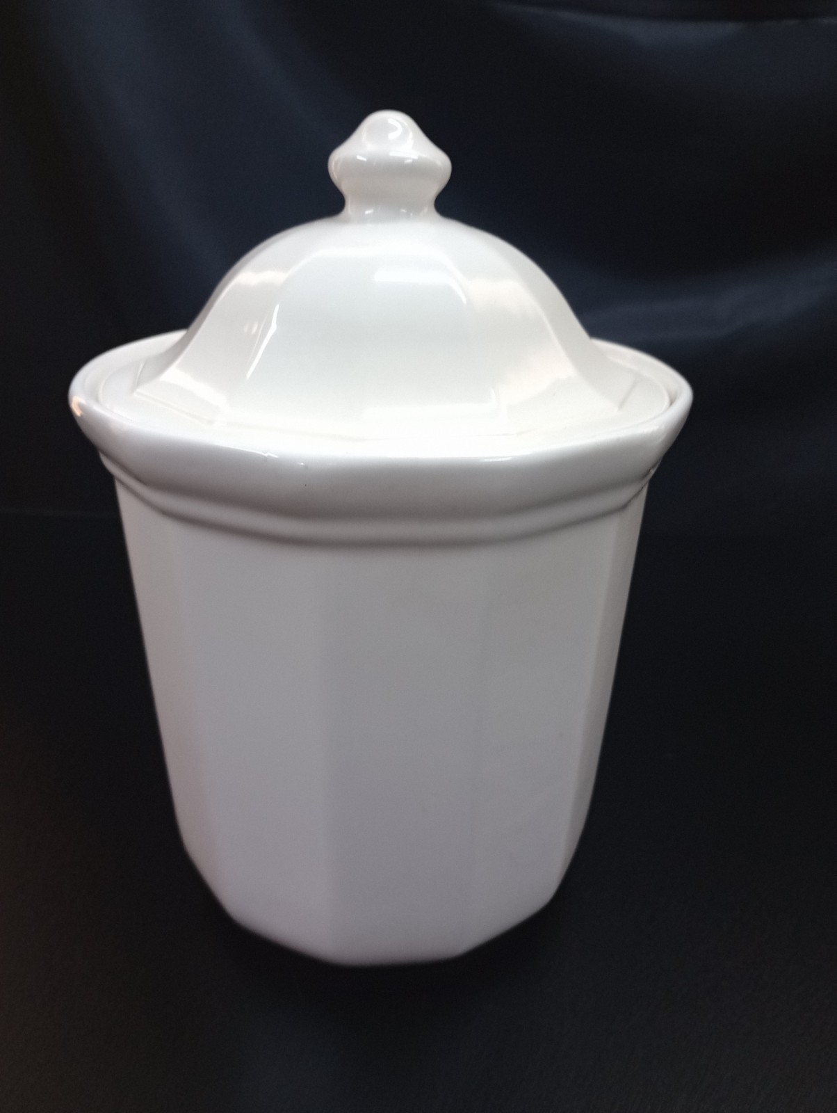 Vtg Pfaltzgraff Heritage White Canister With Lid USA