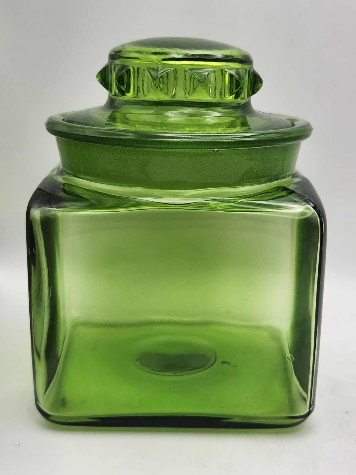 Vintage L.E. Smith Glass Small Green Square 4.75in Tall Canister With Lid