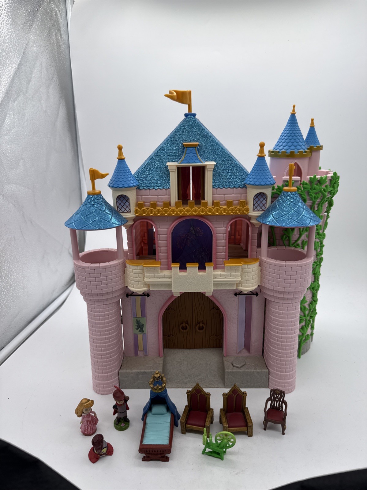 Disney Store Sleeping Beauty Animators Collection Deluxe Castle Playset