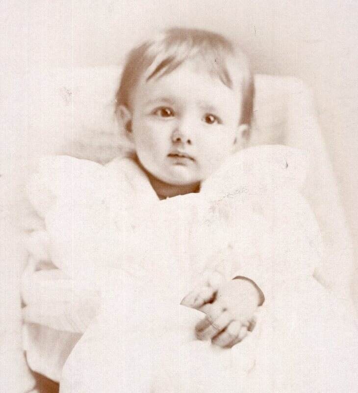 Beautiful Little Victorian Baby Girl from Augusta KY Antique Cabinet Card Photo