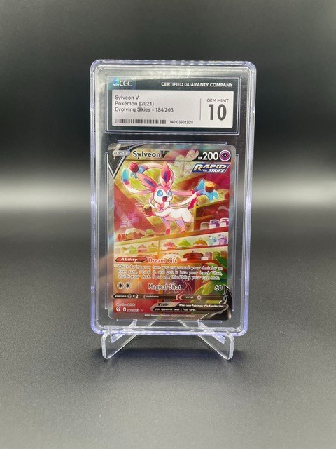 2021 POKÉMON EVOLVING SKIES ULTRA RARE HOLO #184/203 SYLVEON V CGC 10 GEM MINT