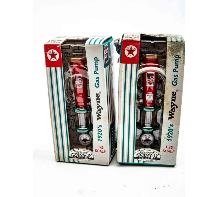 Texaco 1920\'s Wayne Gas Pumps by Gearbox 1:25 Scale