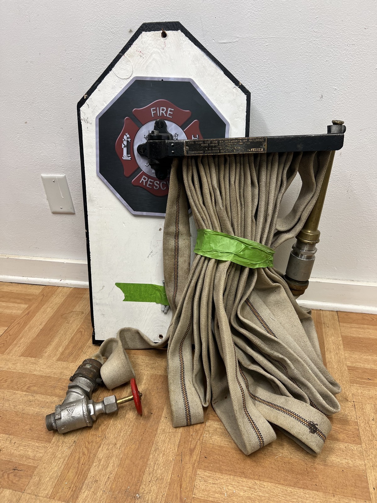 Vintage W. D. Allen Fire Hose Rack w Canvas Hose & Brasss Nozzle WALL MOUNT usa
