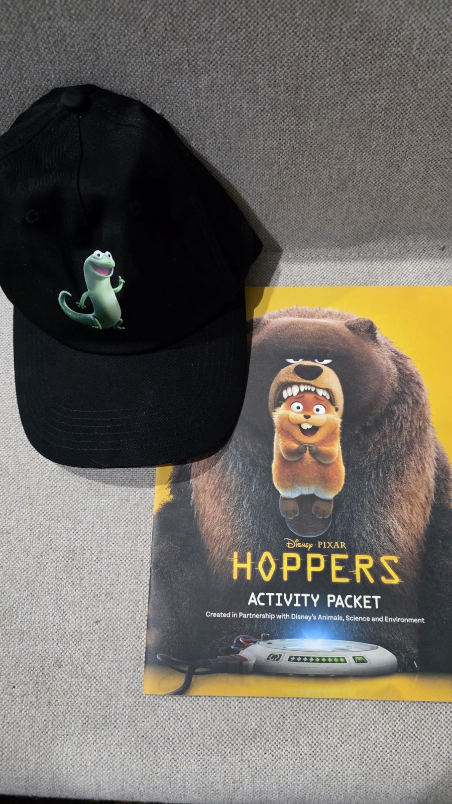 Disney Pixar Hopper Hat/cap And Booklet Movie Preview Release