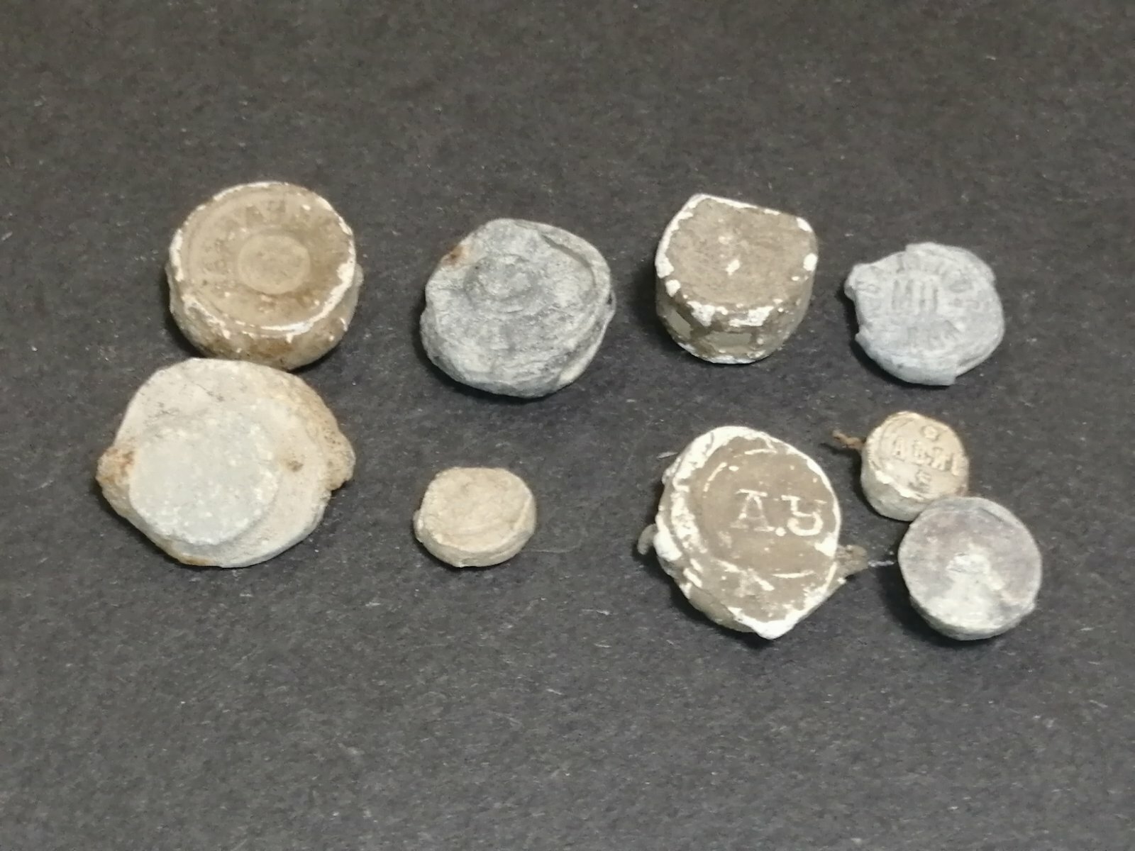 Antique metal Light Seals, 9 pieces of seals. There are inscriptions on the plan