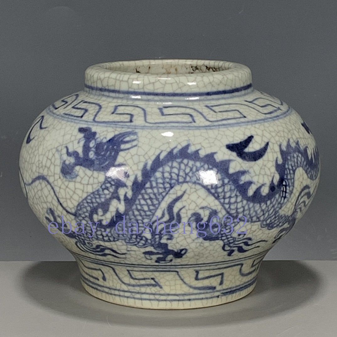 Chinese Antique Porcelain Blue and White Hand-Painted Dragon Patterned Jar