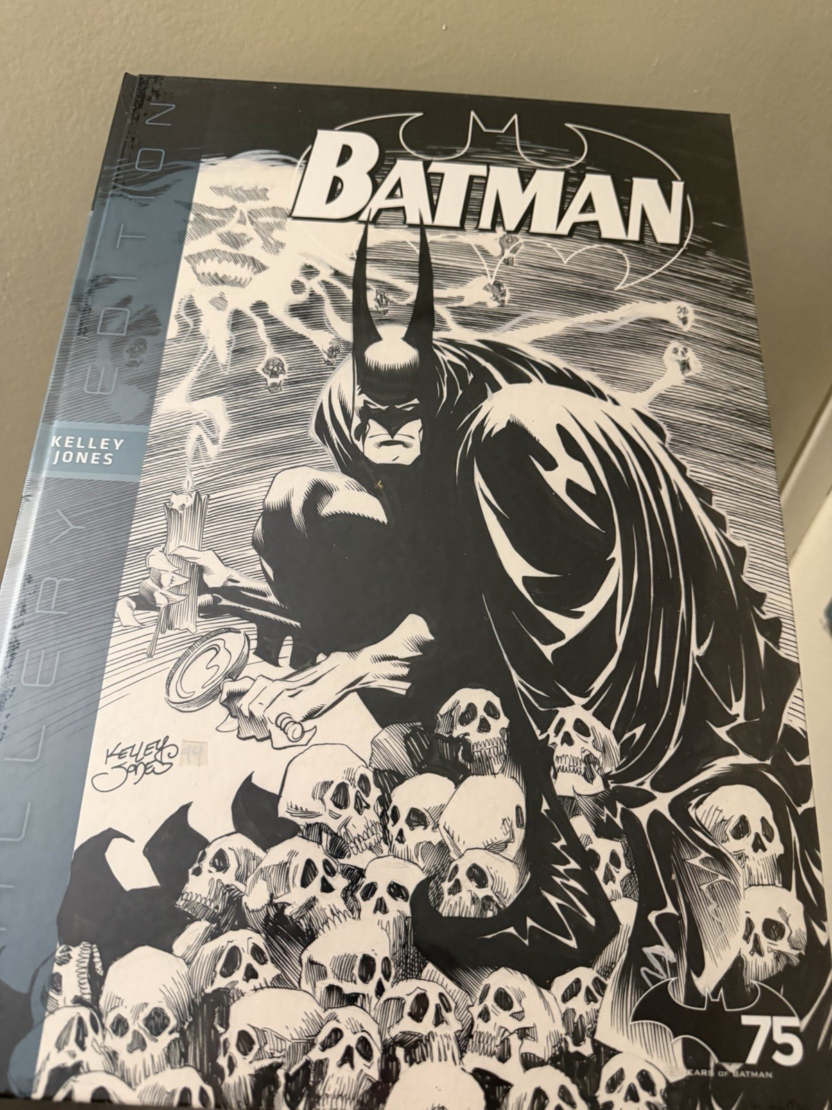Batman Gallery Edition Kelley Jones, Graphitti Designs, Brand New *SEALED*