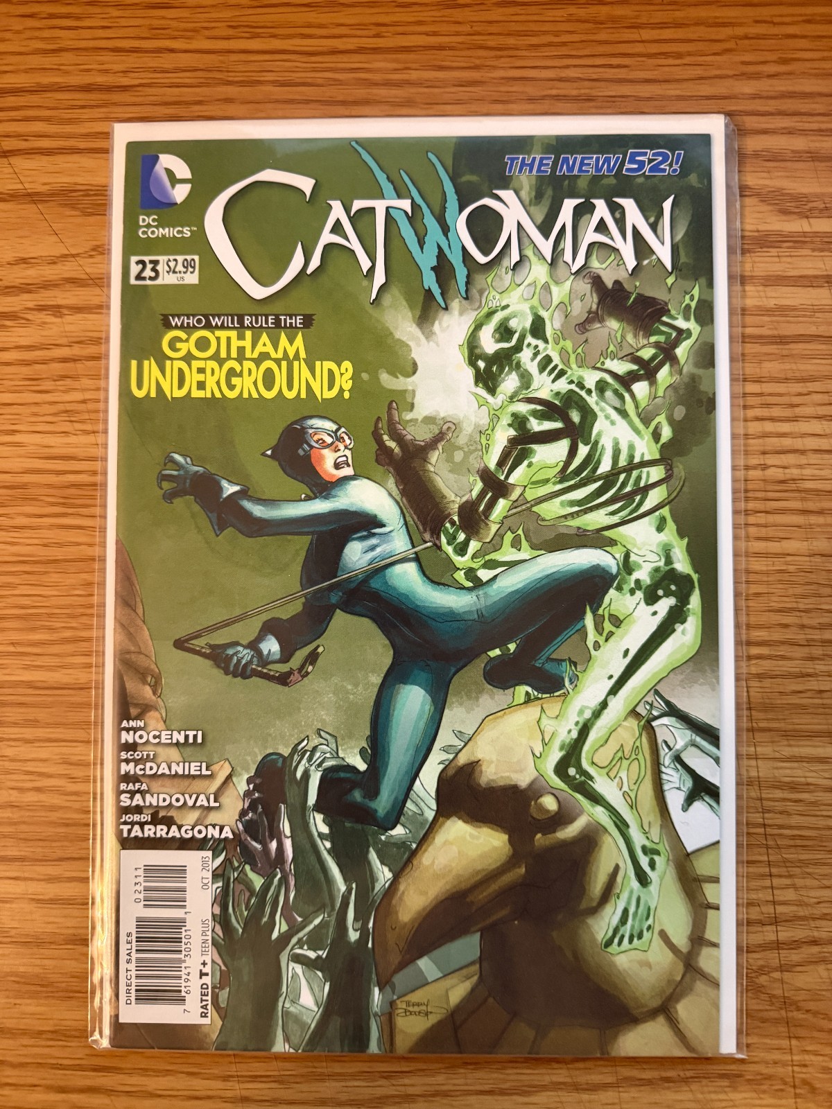 Catwoman #23 - Jokers Daughter App - DC 52 - DC 2013