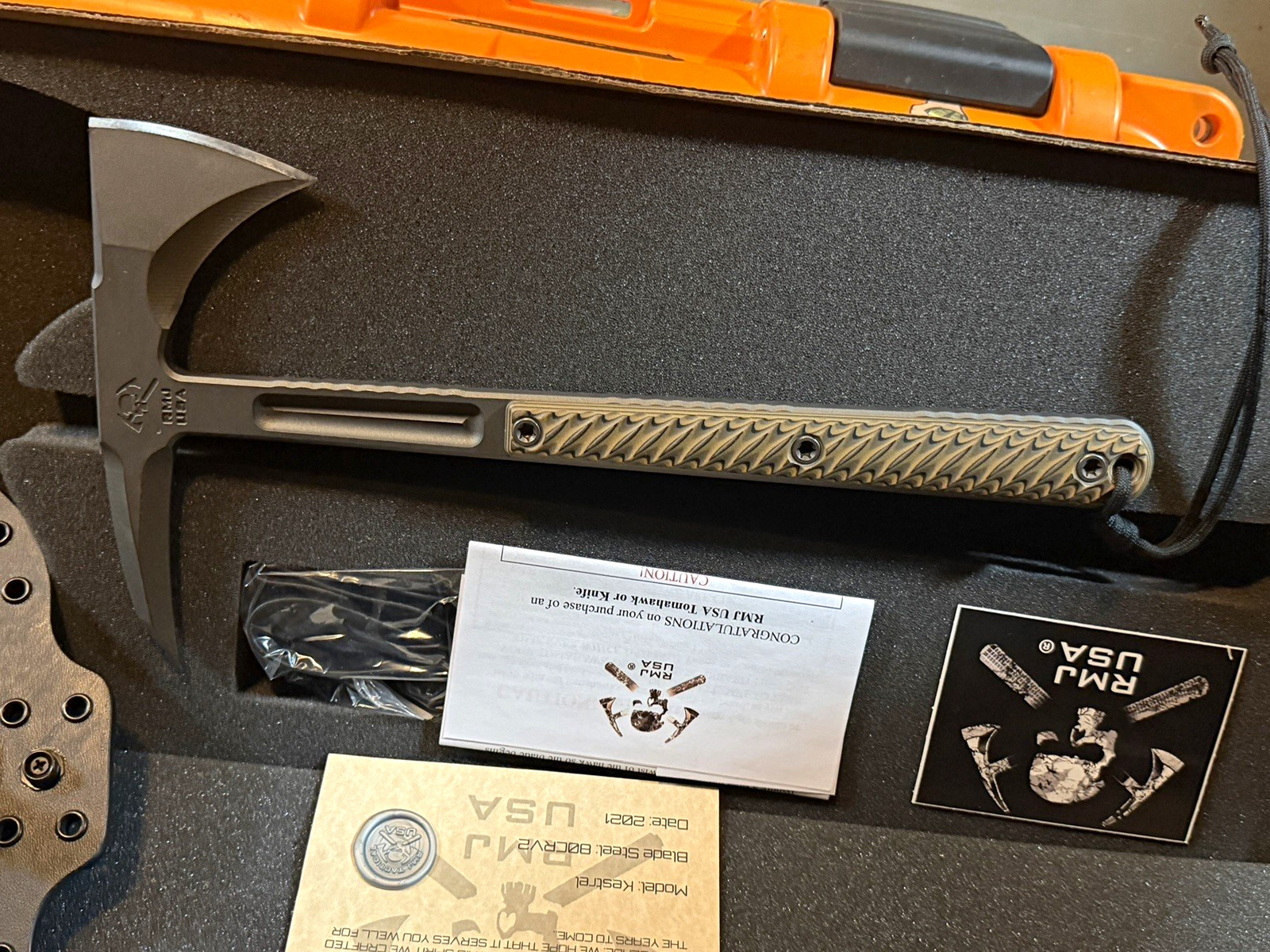 RMJ USA Kestrel Tactical Tomahawk Full Tang 80CRV2 Blade Hyena Brown/Black