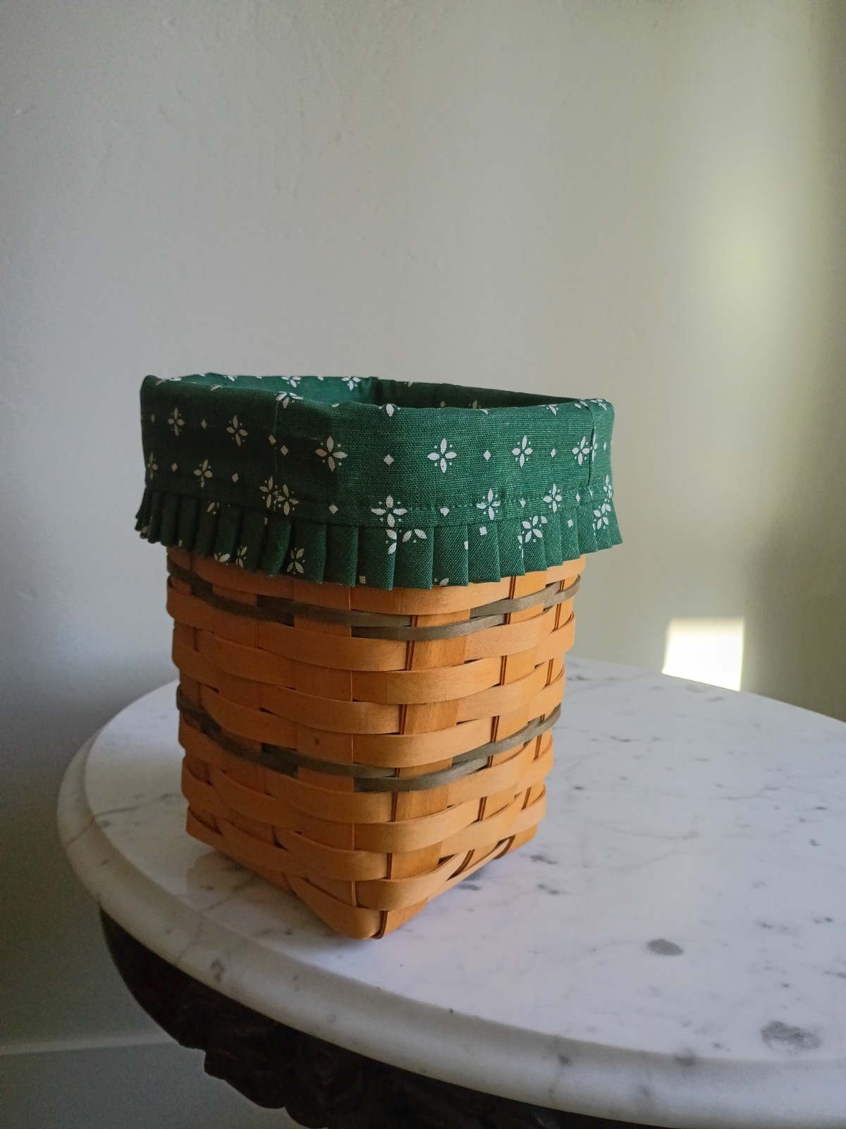 Vtg. 1996 LONGABERGER Hand Woven Tall Key Basket With Green Floral Liner USA Y2K