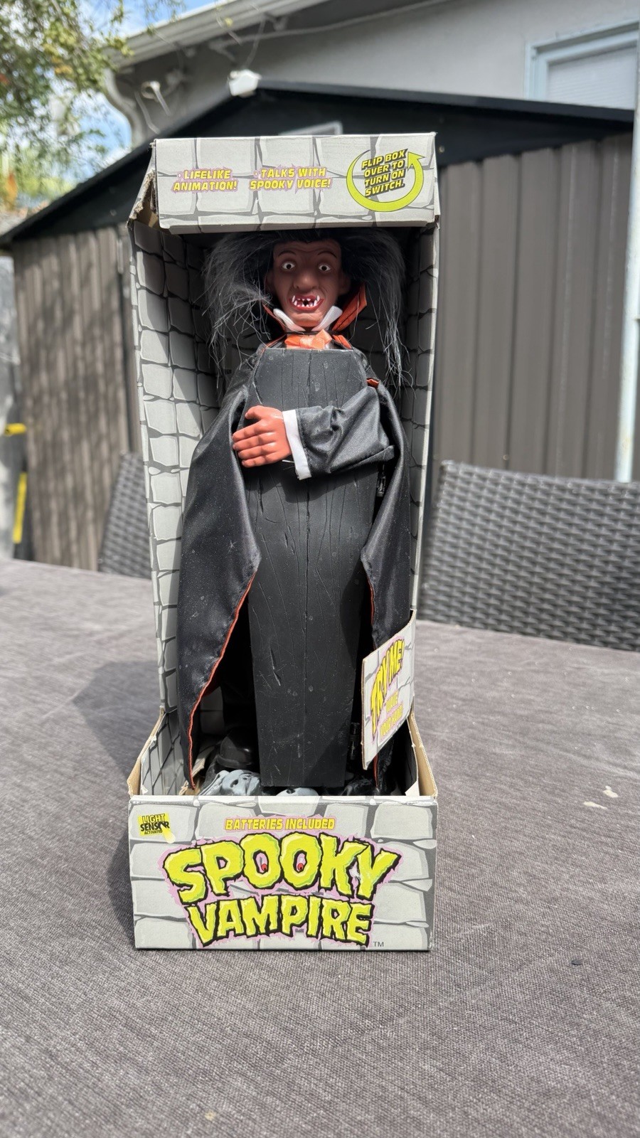 Vintage Animated Spooky Coffin Dracula Vampire Battery Operated Works 1996 NEW