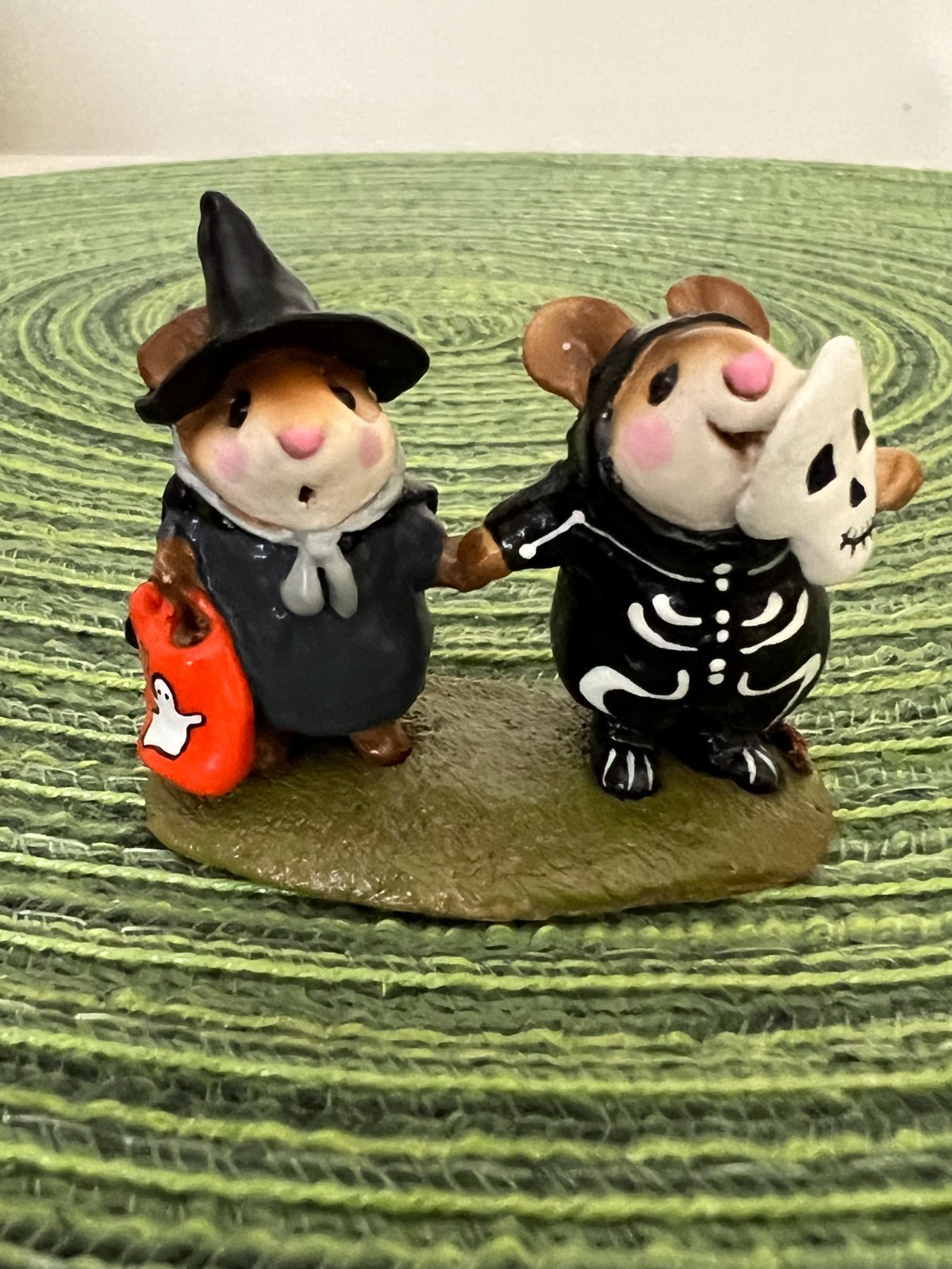 Wee Forest Folk M-155 Littlest Witch & Skeleton 1987 AP WFF Mint Halloween
