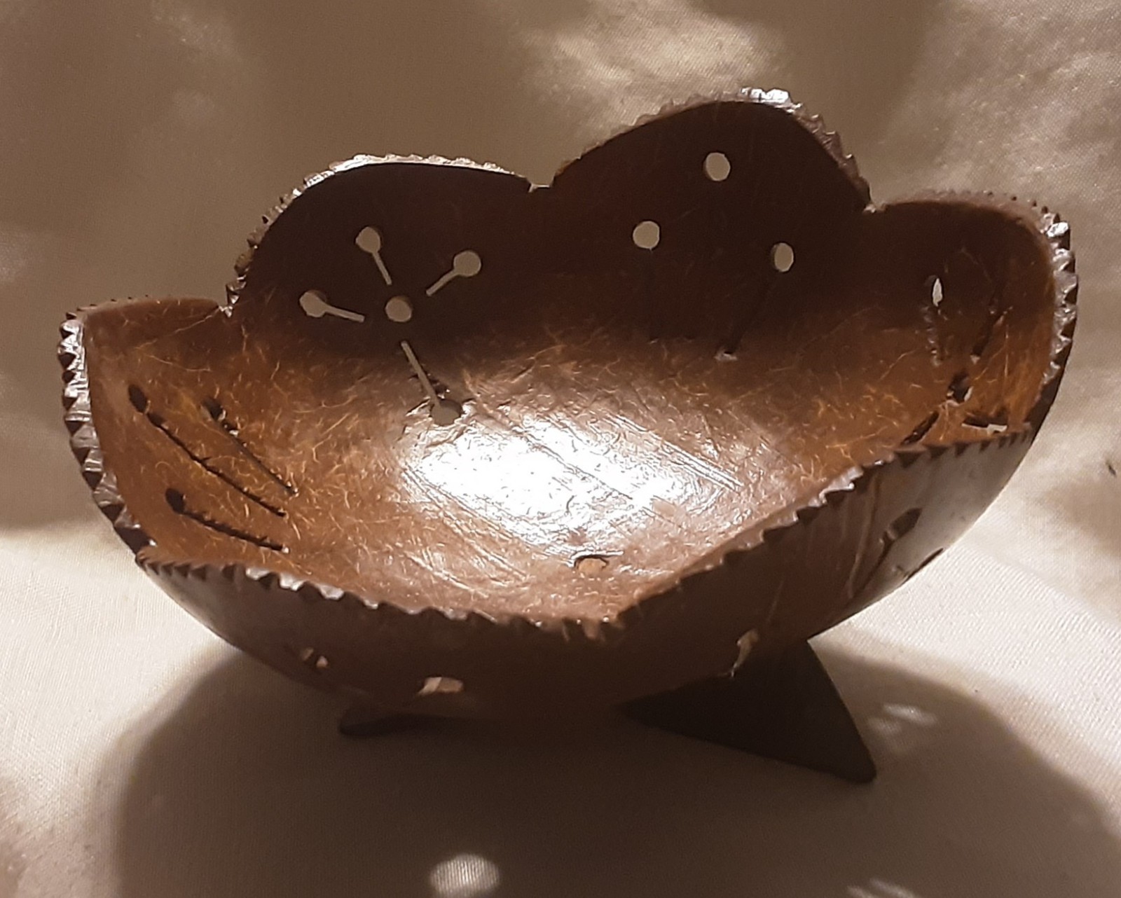 Vintage Handcarved Coconut Shell Trinket Dish/Bowl