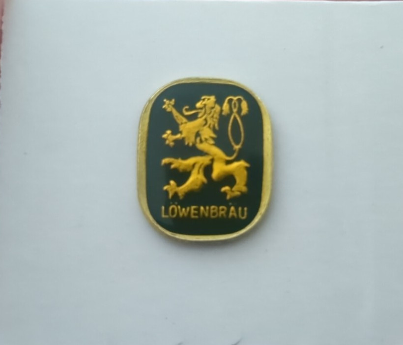 Vintage Lowenbrau Löwenbräu Beer Lion Crest Enamel Lapel Pin