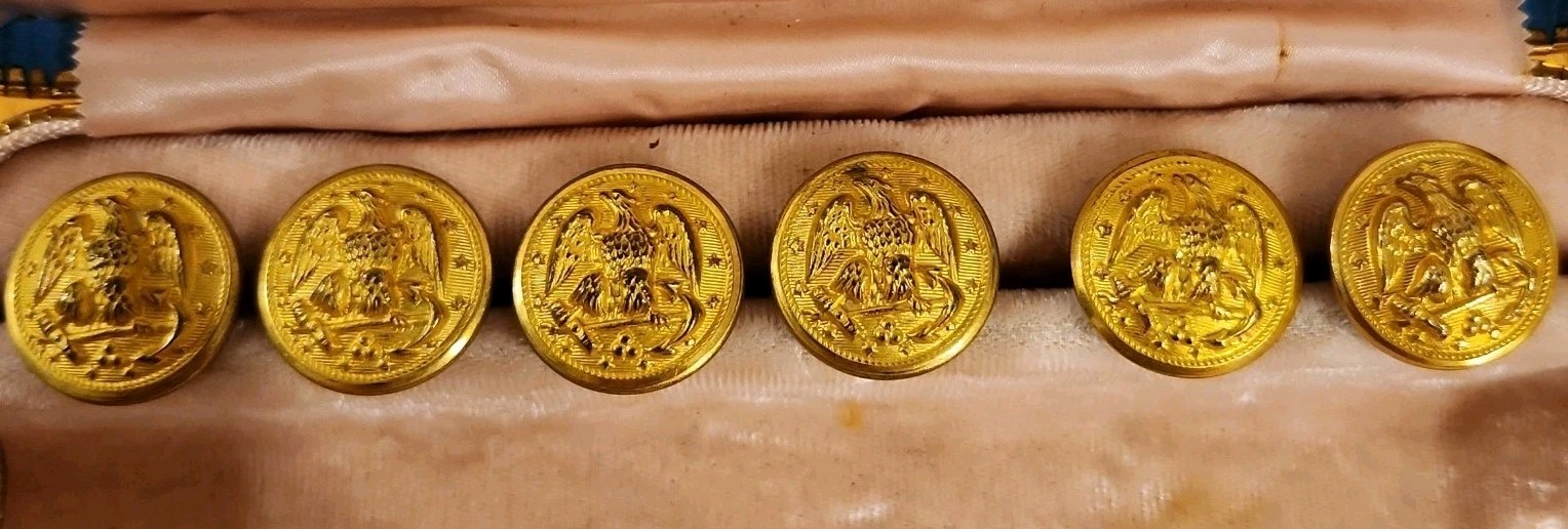 Vintage US Navy Officer Brass Buttons Lot of 6 Scovill & Rare R.V. Lallier NY