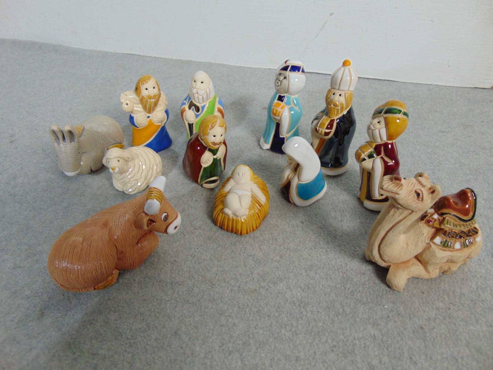 VINTAGE ARTESANIA TOREON CERAMIC 12 PIECE NATIVITY SET HAND CRAFTED URUGUAY