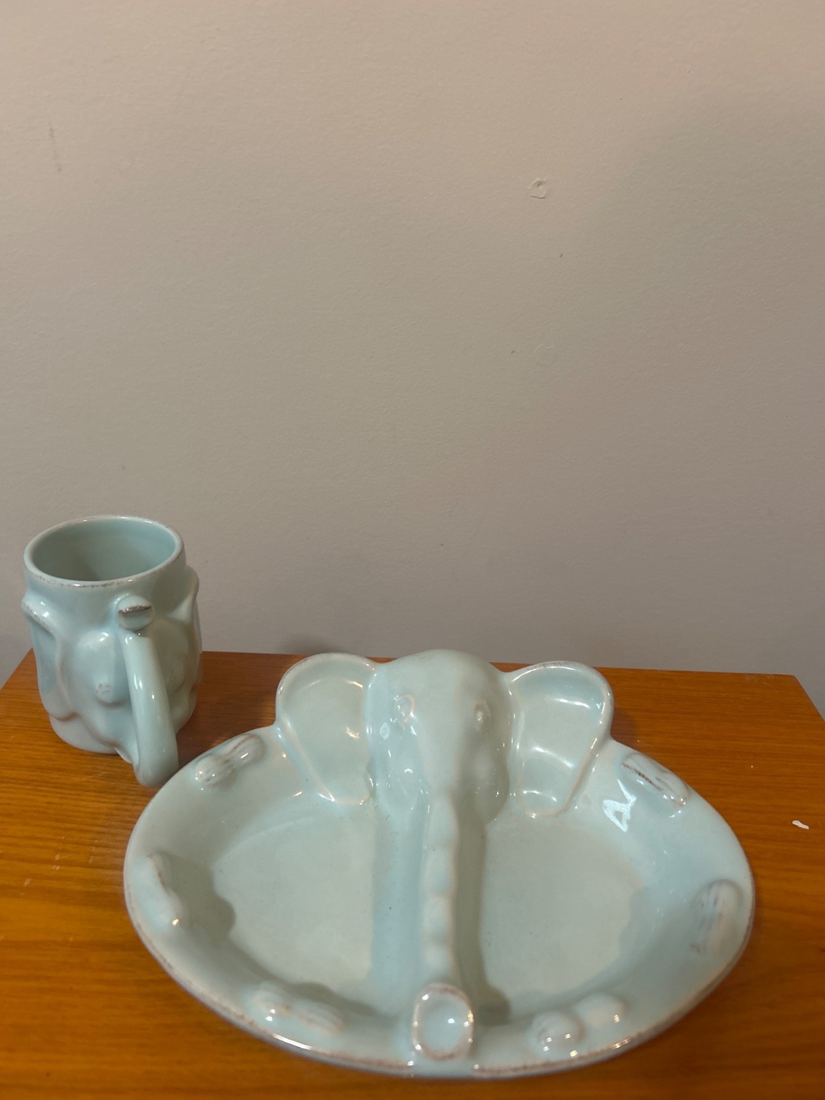 vintage Holland Mold ceramic children’s dish set from the 1950s or 1960s, featur