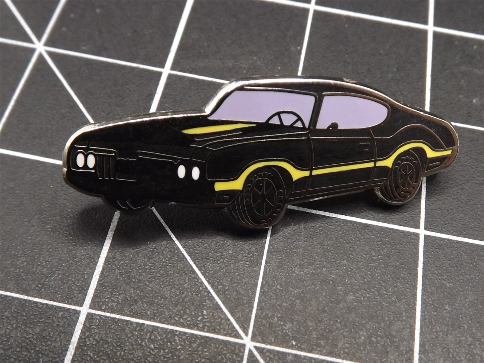 FREE SHIP Lapel Pin OLDSMOBILE 442 MUSCLE CAR ENAMELED LIFETIME GUARANTEE