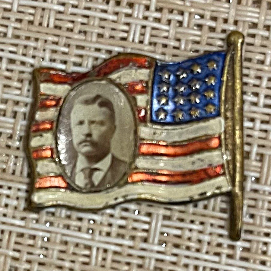 Theodore Roosevelt Portrait on US Flag Campaign Pinback Button (Missing) 