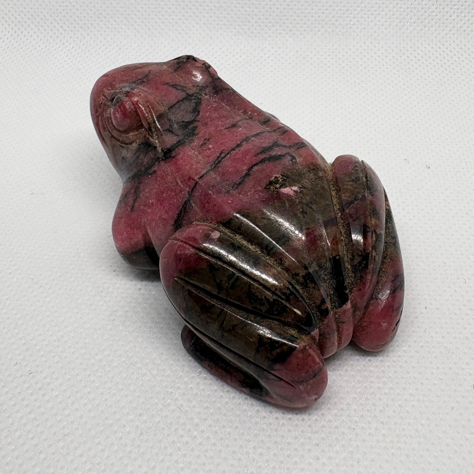 Beautifully Carved Rhodonite Frog Figurine - 3