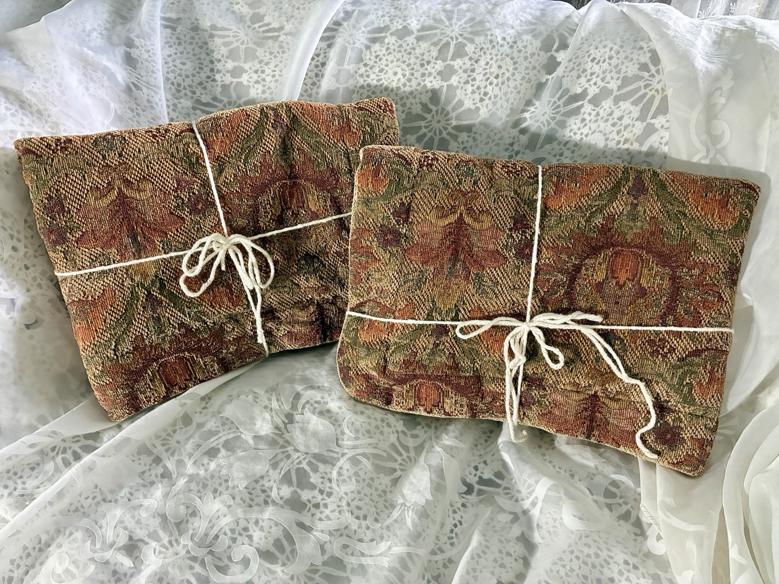 Pair Vintage Traditional Woven Tapestry Style Std  Pillow Sham Jacobean Floral