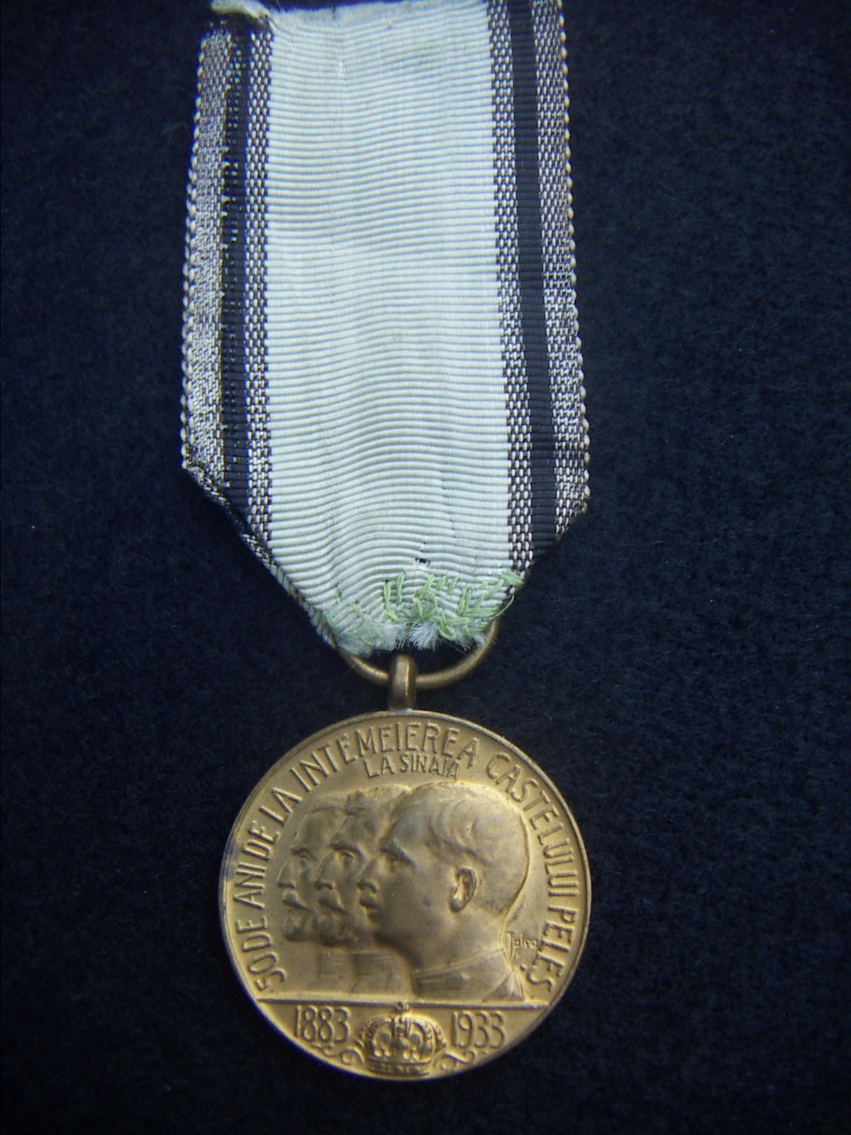 1933 ROMANIA PELES CASTLE ANNIVERSARY MEDAL KING CAROL II AWARD ONLY 600 ISSUED