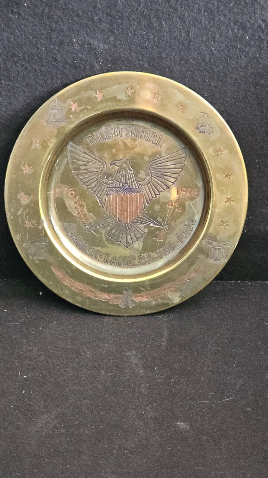 Vintage 1976 S.S. Sarna Brass Bicentennial Engraved Wall Plate India Eagle 7\